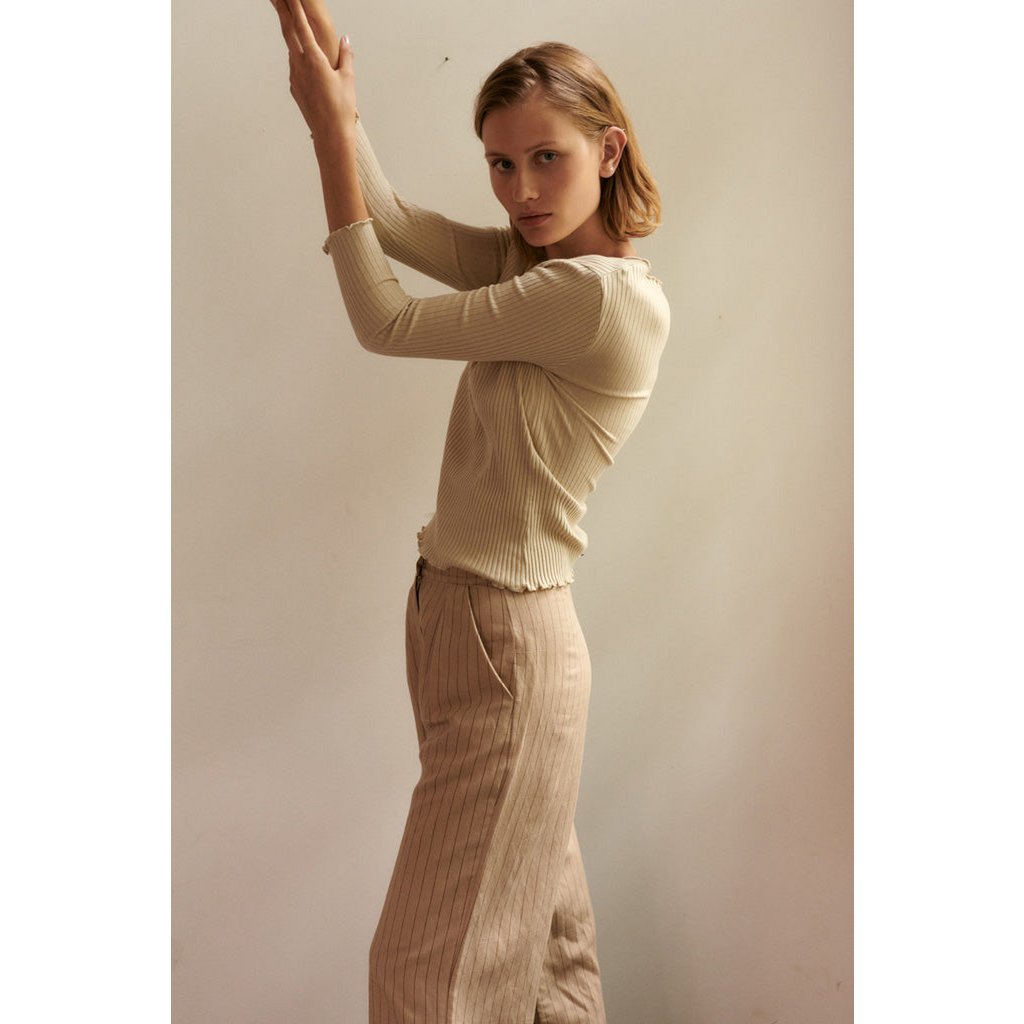 Mila broek in beige/rode strepen voor dames