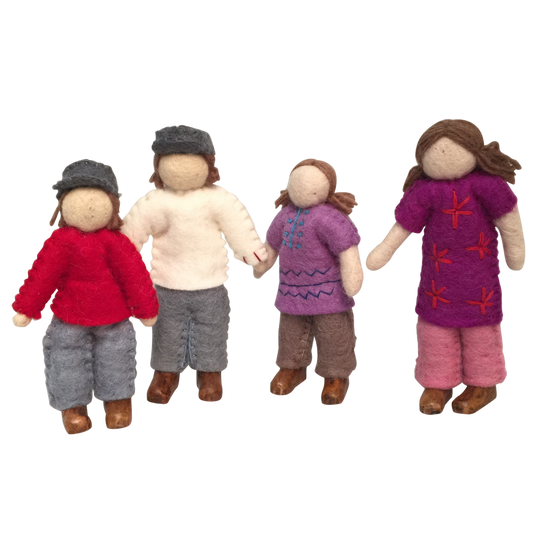 Caucasian Family/4 Dolls
